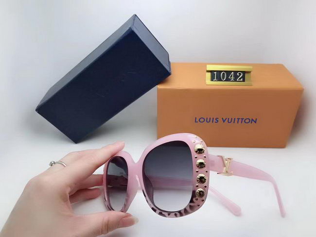 Louis Vuitton Sunglasses AAA+ ID:20220503-141
